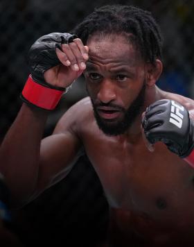 Neil Magny battles Shavkat Rakhmonov of Uzbekistan in a welterweight fight during the UFC Fight Night event at UFC APEX on June 25, 2022 in Las Vegas, Nevada. (Photo by Jeff Bottari/Zuffa LLC)