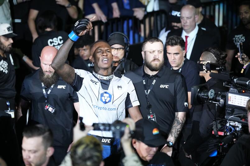 Israel Adesanya prepares to fight Alex Pereira of Brazil in the UFC middleweight championship fight during the UFC 287 event at Kaseya Center on April 08, 2023 in Miami, Florida. (Photo by Jeff Bottari/Zuffa LLC)