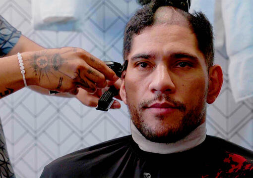 Alex Pereira gets his hair cut on UFC 303 Embedded