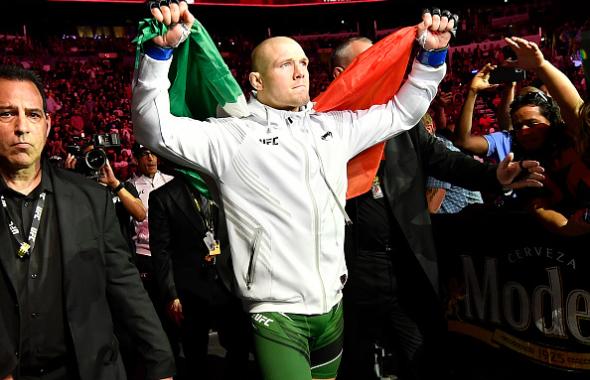 Marvin Vettori of Italy prepares to fight Israel Adesanya of Nigeria in their UFC middleweight championship fight during the UFC 263 event at Gila River Arena on June 12, 2021 in Glendale, Arizona. (Photo by Jeff Bottari/Zuffa LLC)